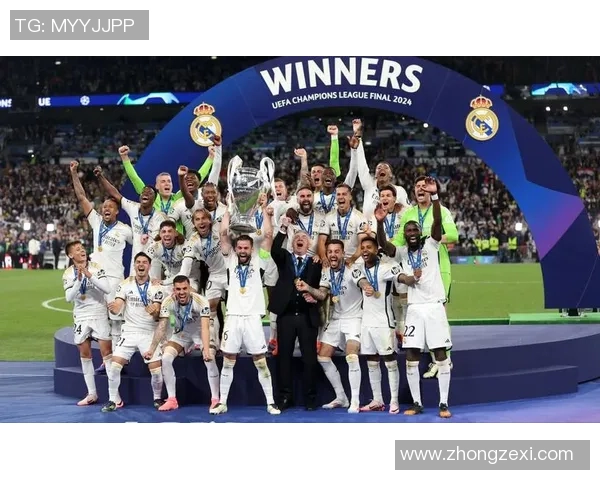 身穿11号足球明星的传奇故事与背后的奋斗历程 身穿11号足球明星的传奇故事与背后的奋斗历程