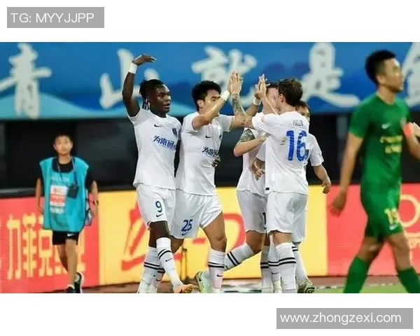 重庆足球队以60分领跑锦标赛积分榜展现强劲实力 重庆足球队以60分领跑锦标赛积分榜展现强劲实力