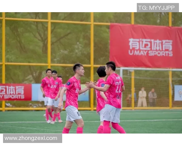 足球明星跨界挑战橄榄球赛场展现全新运动魅力与竞技精神 足球明星跨界挑战橄榄球赛场展现全新运动魅力与竞技精神